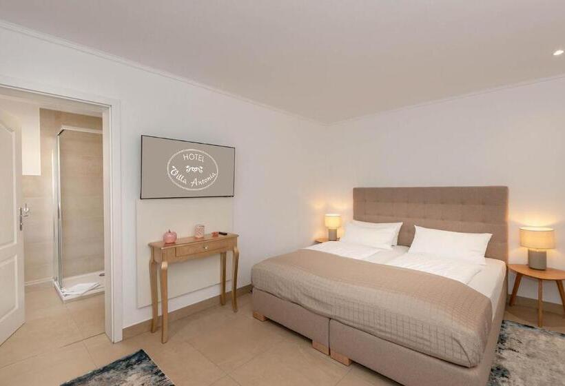 패밀리 룸, Villa Antonia