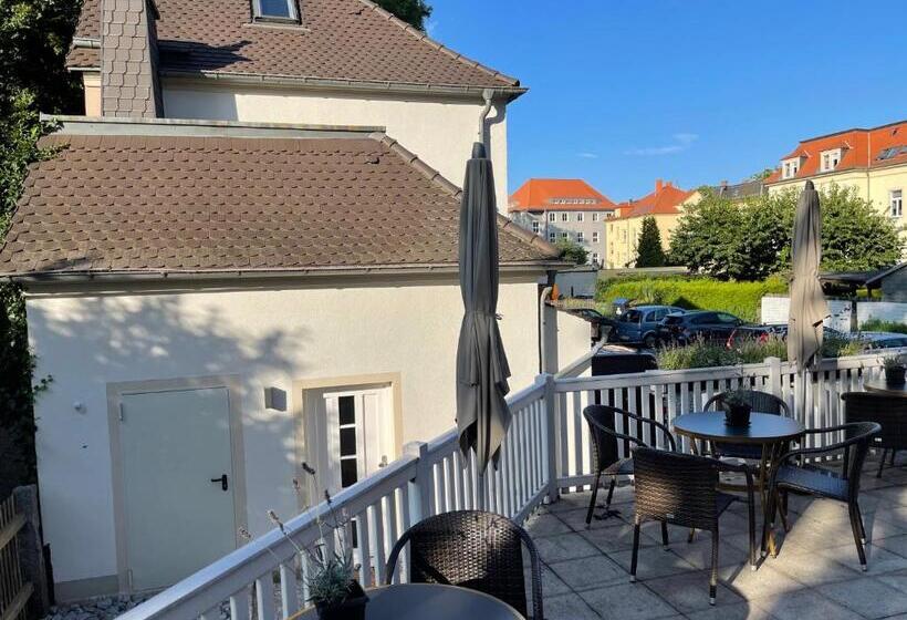 이코노미 룸, Villa Antonia