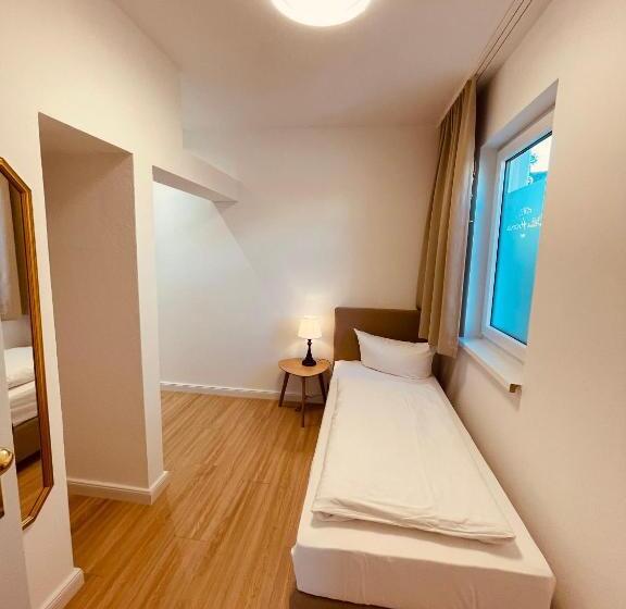 패밀리 룸, Villa Antonia