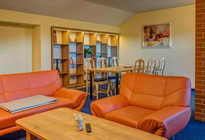 家庭套房, & Pension Traumblick