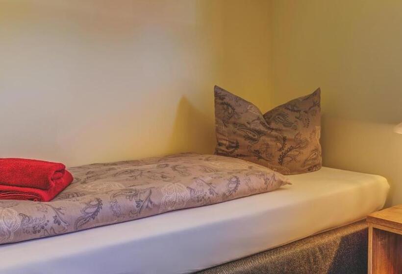 家庭套房, & Pension Traumblick