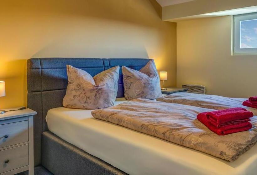 家庭套房, & Pension Traumblick