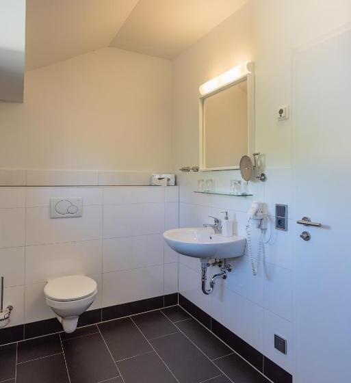 家庭套房, & Pension Traumblick