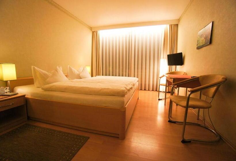 غرفة قياسية, Pension Winkel