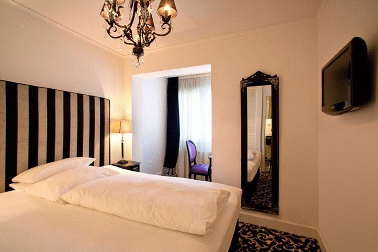 스탠다드 싱글 룸, Aleksandra