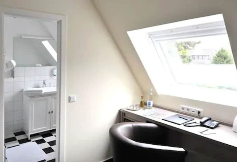 חדר סטנדרט, Destination 21