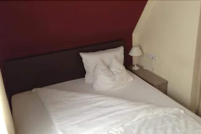 חדר סטנדרט, Destination 21