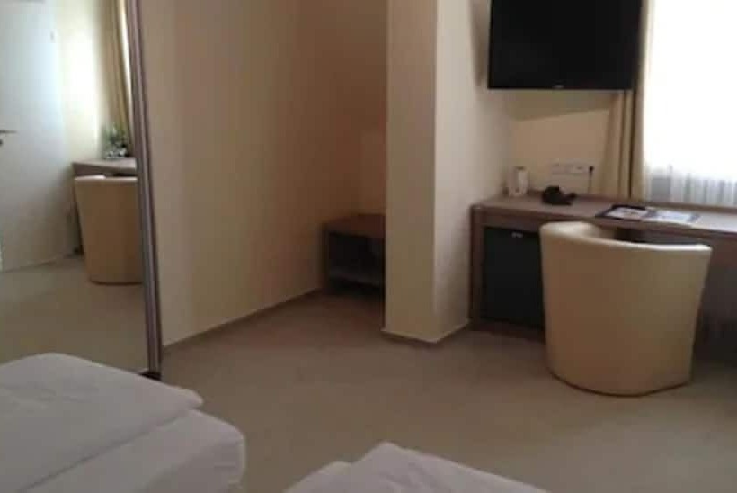 חדר סטנדרט, Destination 21