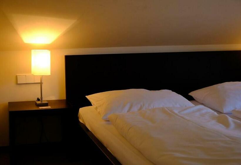 Номер Стандарт, Fritz Lauterbad