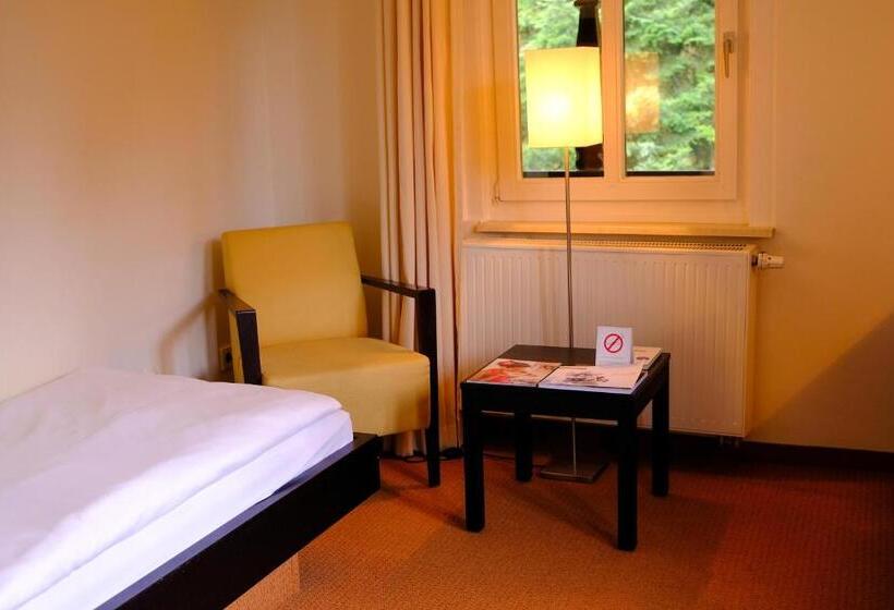 Номер Стандарт, Fritz Lauterbad