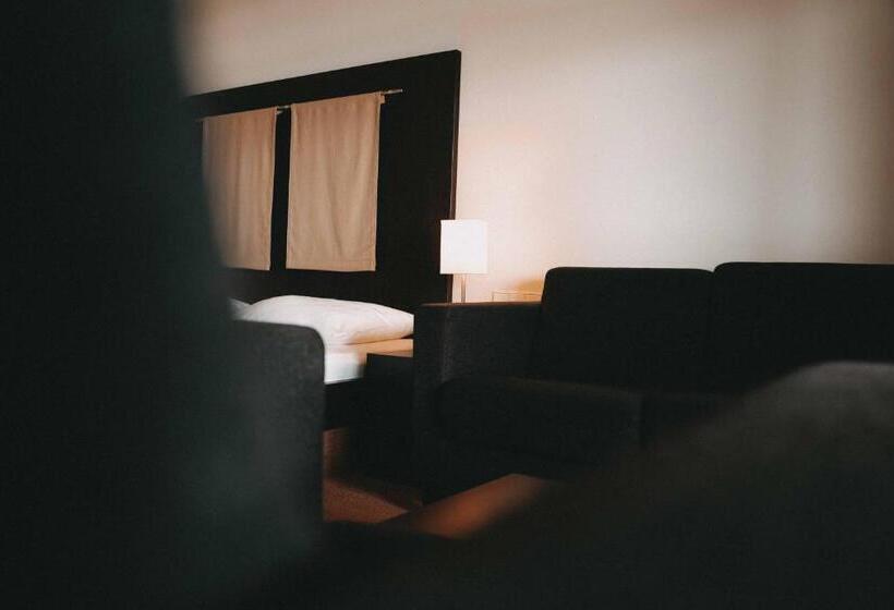 Номер Стандарт, Fritz Lauterbad