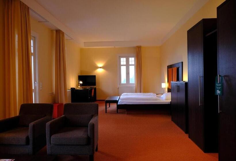 Номер Стандарт, Fritz Lauterbad