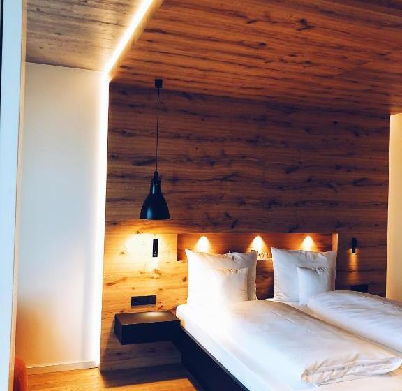 Люкс, Fritz Lauterbad