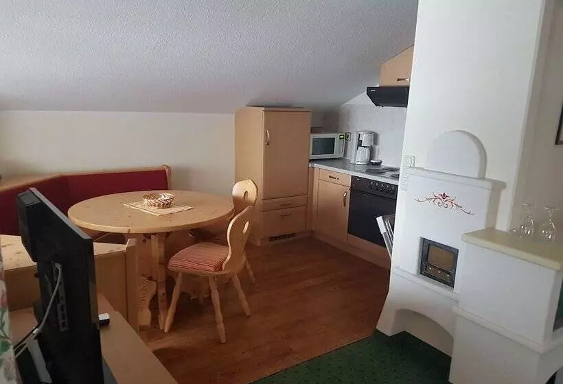 2-Bedroom Classic Apartment, Gebirgshäusl