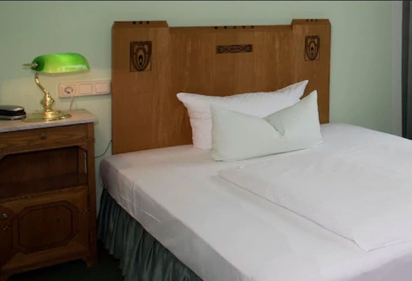 标准单人间, Goldener Anker