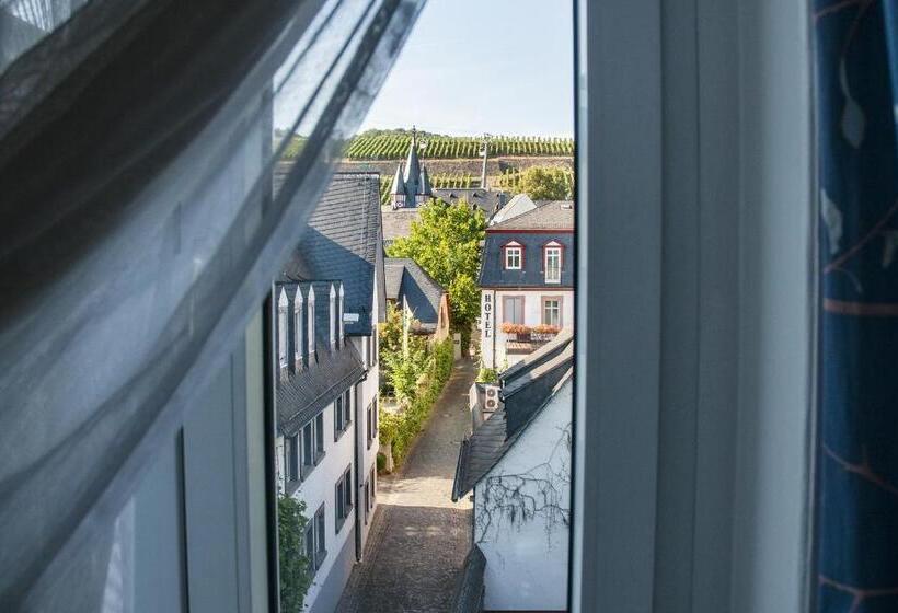 标准三人间, Hajo´s Germania Lodge & Irish Pub