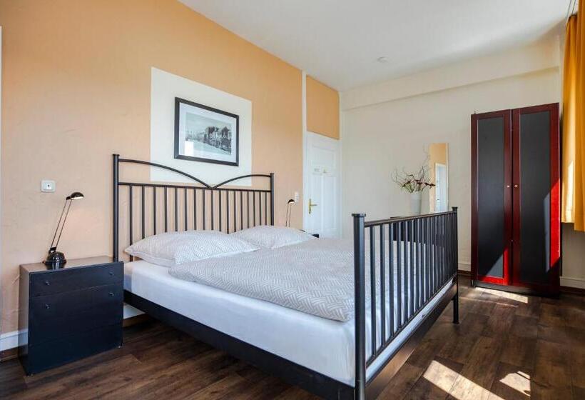 标准间带江景, Hajo´s Germania Lodge & Irish Pub