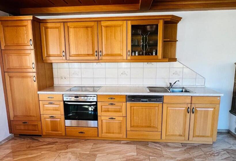 1 Bedroom Apartment Lake View, Haus Seehang