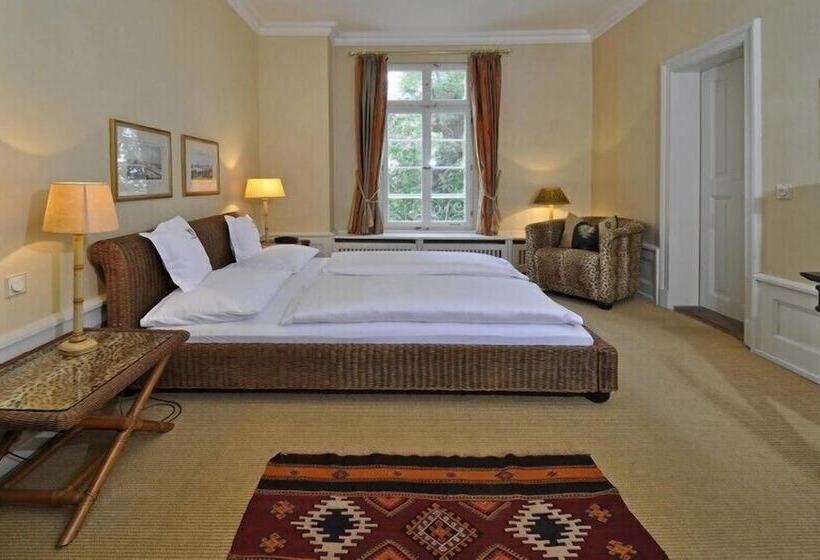 スタンダードルーム, Herrenhaus Von Low