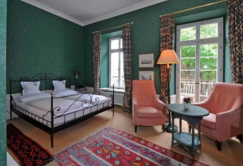 スタンダードルーム, Herrenhaus Von Low