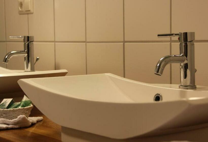 غرفة سوبيريور, Herrloh