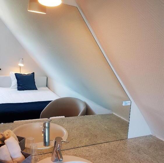 غرفة قياسية فردية حمام مشترك, Herrloh