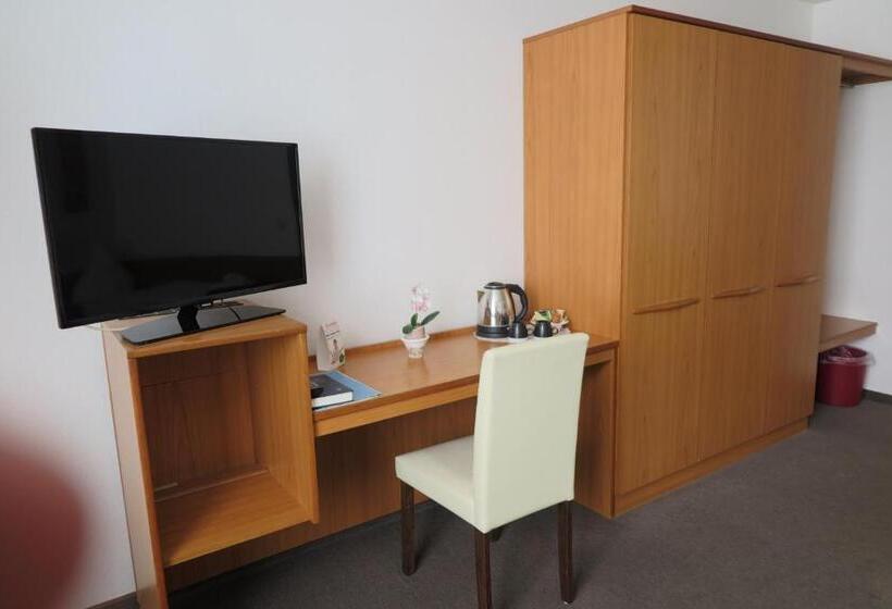 חדר סטנדרט, Kaiser