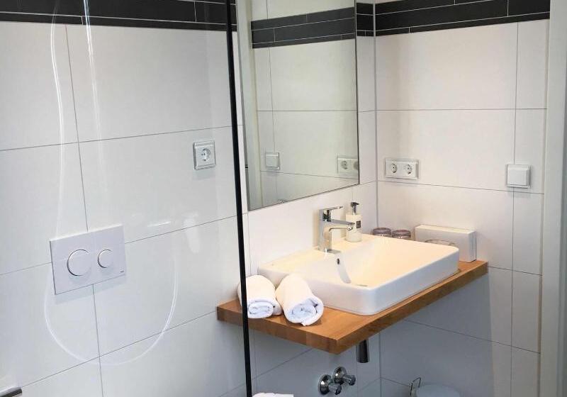 デラックスルーム, Lowen Garni B&b