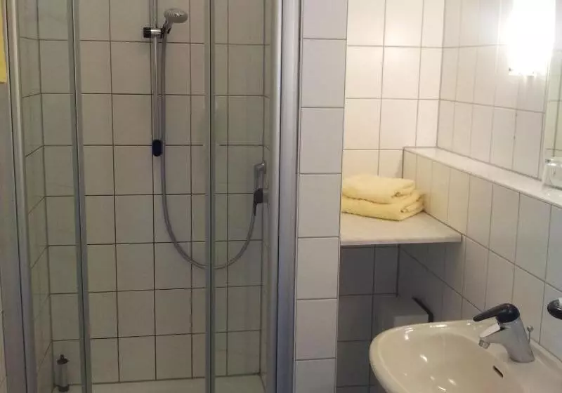Quarto Comfort, Lowen Garni  B&b