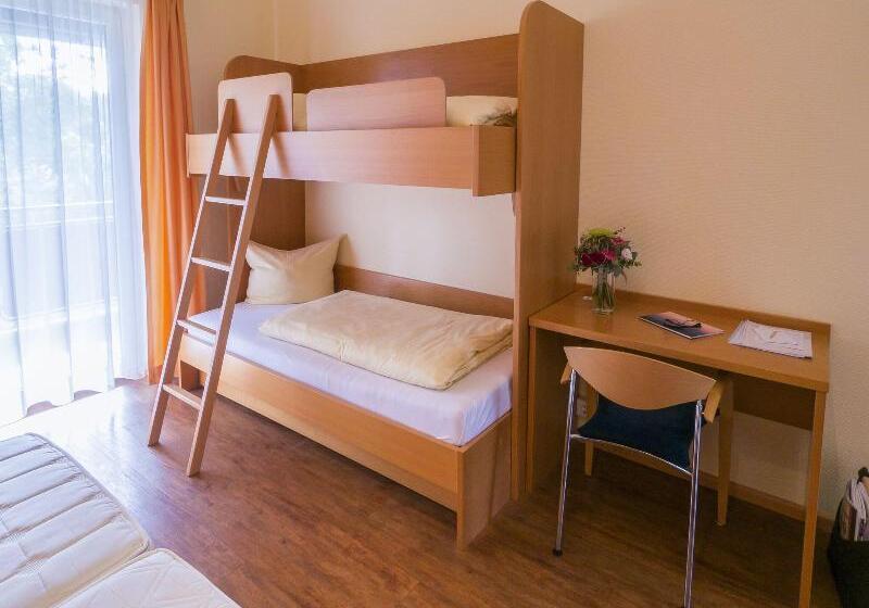 スタンダード4人部屋, Lowen Garni B&b