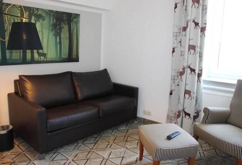 Семейный Номер, Miriquidi