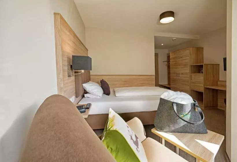 Premium Yhden Hengen Huone, Richstein S Post