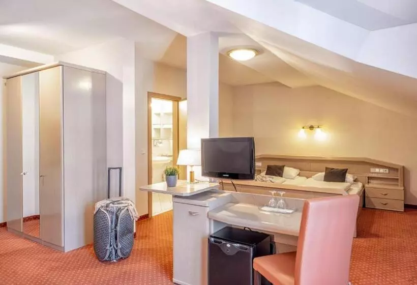 Premium-huone, Richstein S Post