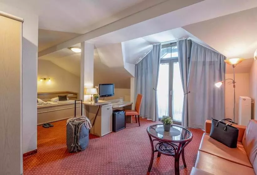 Premium-huone, Richstein S Post
