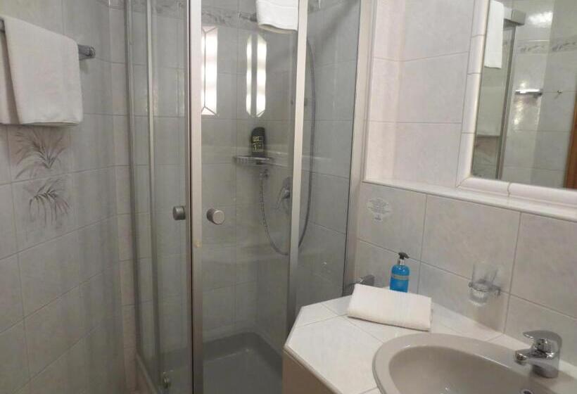 标准单人间, Rosenhof