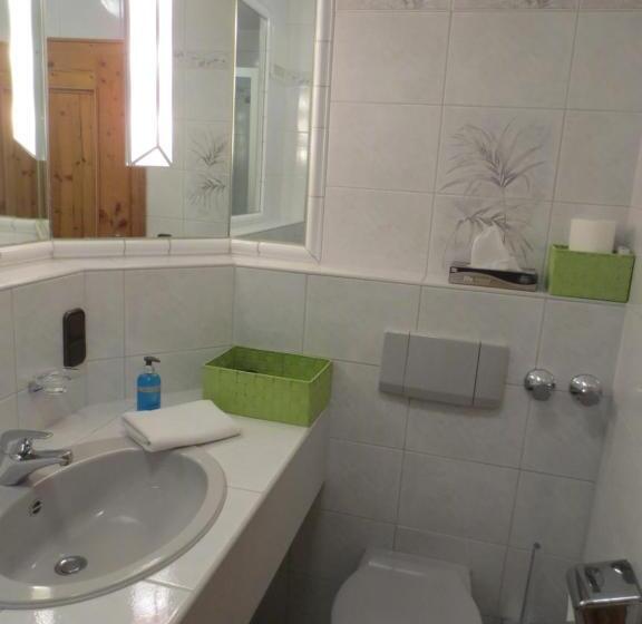 标准单人间, Rosenhof