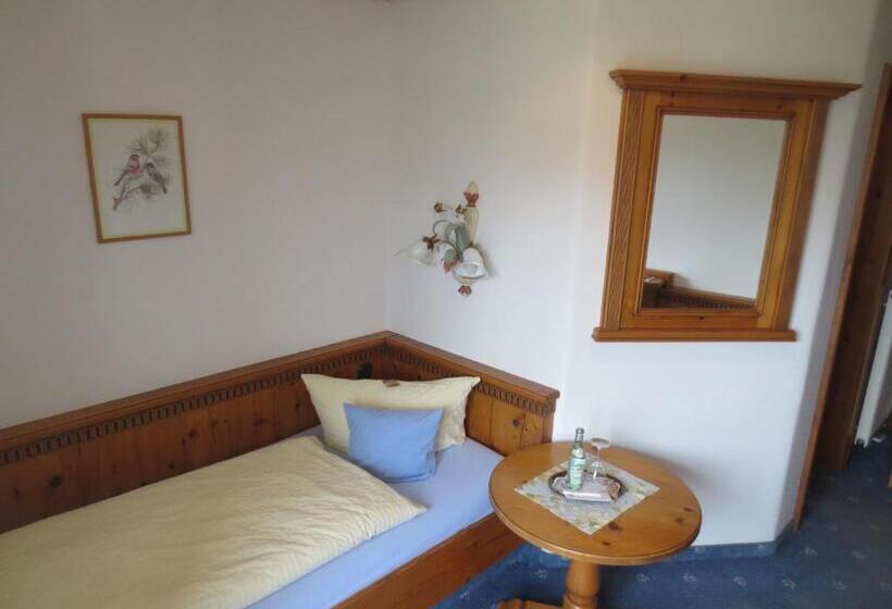 标准单人间, Rosenhof