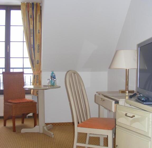 Номер Стандарт Индивидуальный, Schwartze