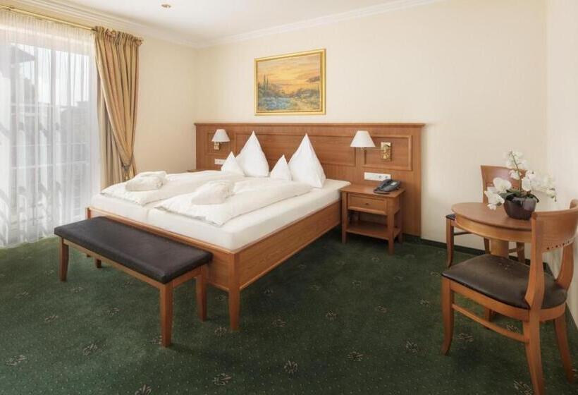 جناح جونيور ديلوكس, Schweizer Hof Thermal Und Vital Resort