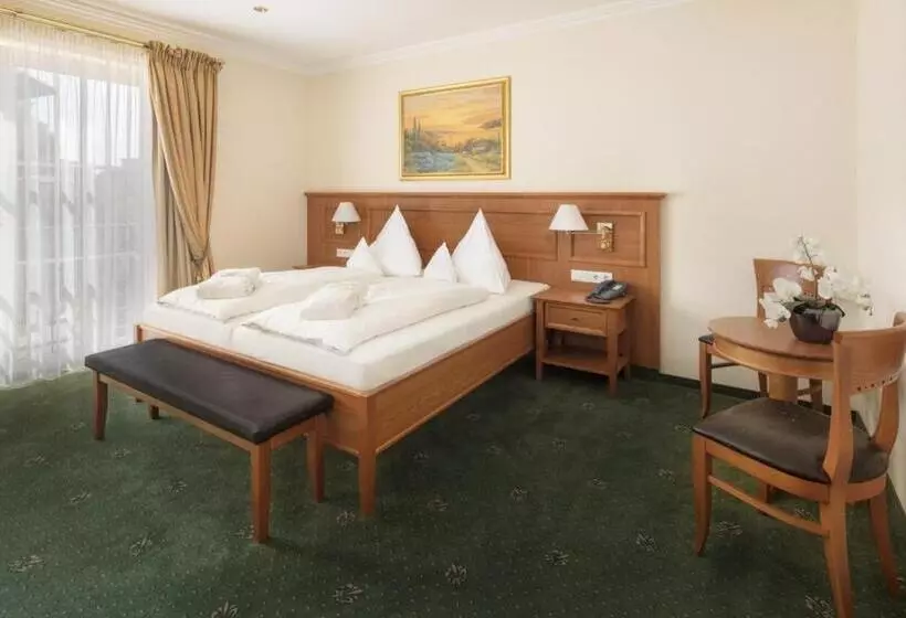 سوییت لوکس, Schweizer Hof Thermal Und Vital Resort