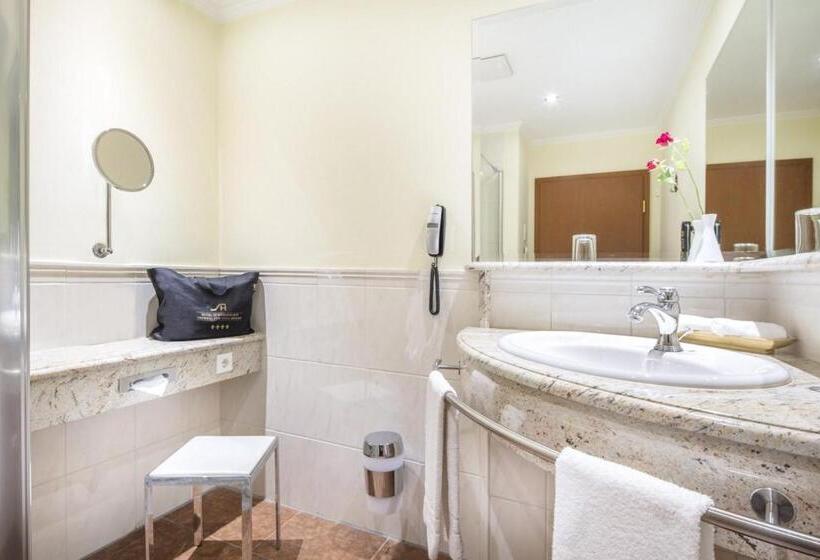 فيلا ديلوكس غرفة نوم, Schweizer Hof Thermal Und Vital Resort