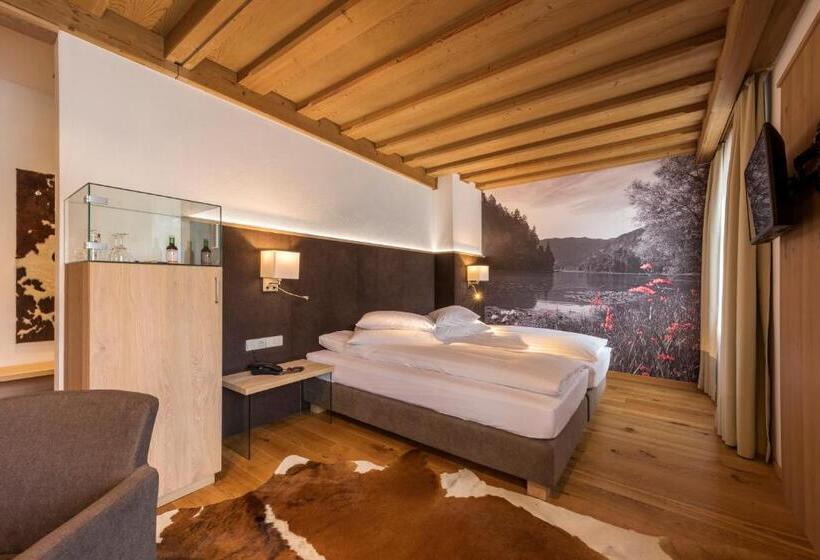 컴포트 룸, Unterwirt