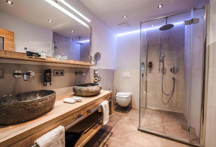 디럭스 룸, Unterwirt