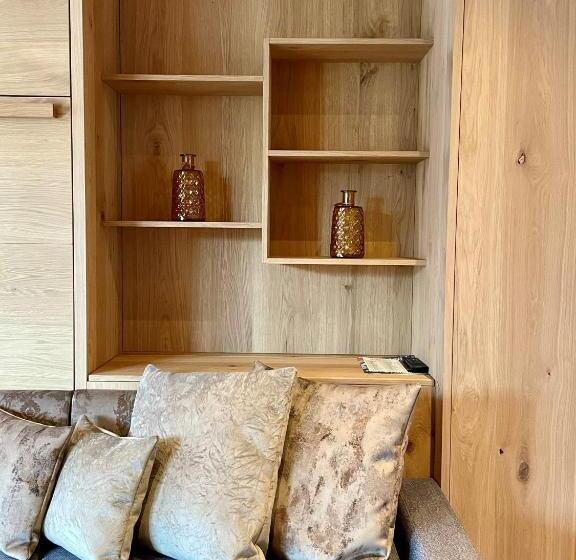 이그제큐티브 스위트, Unterwirt