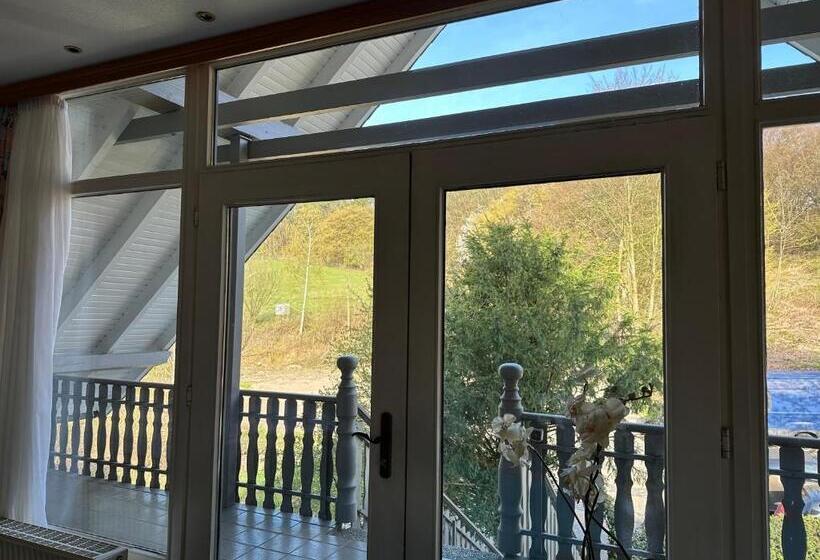 발코니가 있는 스위트, Wittekindsquelle