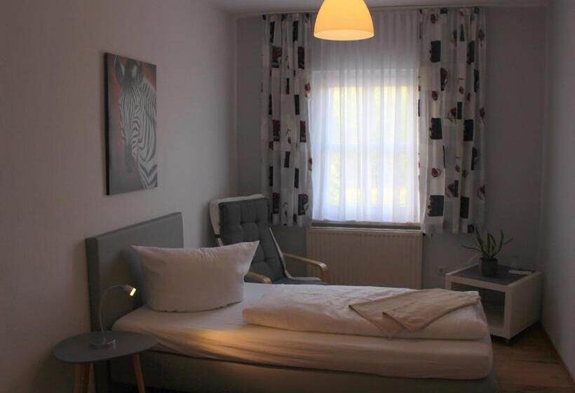 Standardeinzelzimmer, Wolke