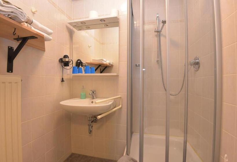 Basis 3-Bett-Zimmer, Wolke