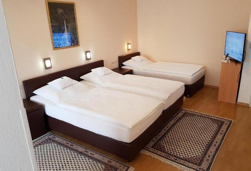 标准三人间, Zum Anker