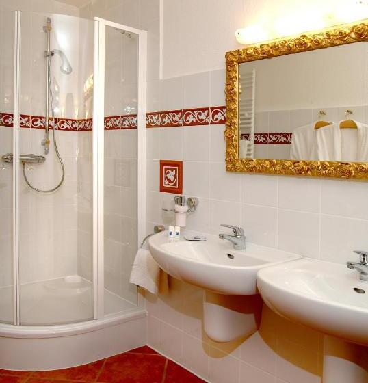 جناح, Wellness Und Romantik Hotel Helmboldt