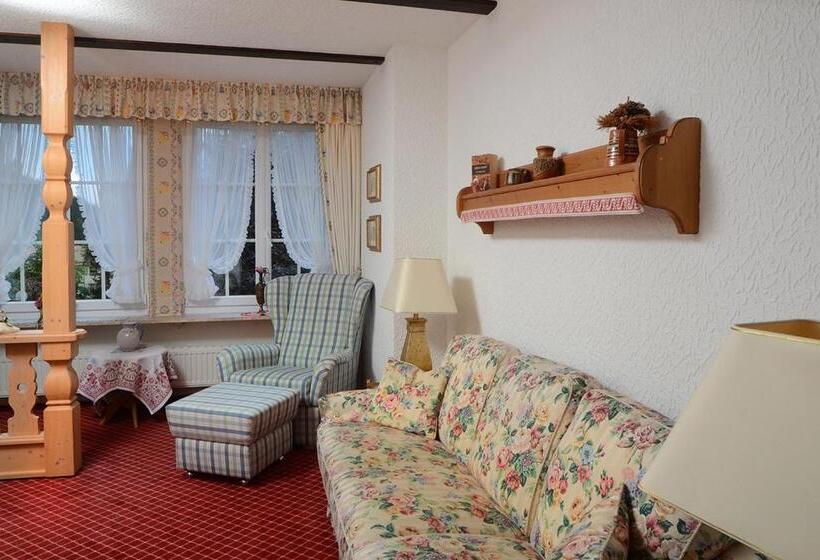 جناح, Wellness Und Romantik Hotel Helmboldt